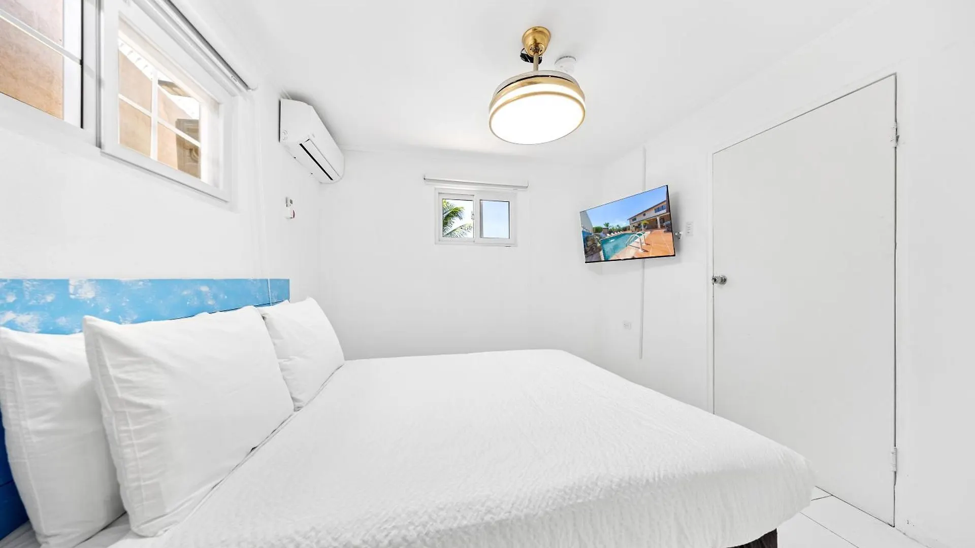 Salinja Cerca 23-I Villa Palm Beach